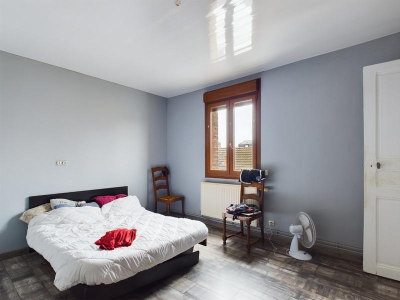 Maison - 90 m² - 5 pièces