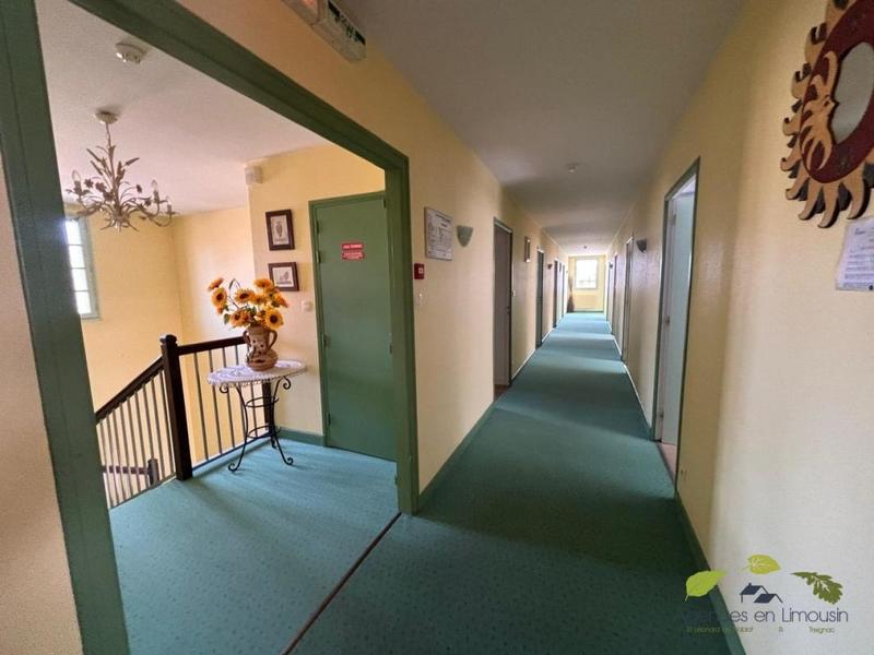 Immeuble - 910 m² - 25 pièces