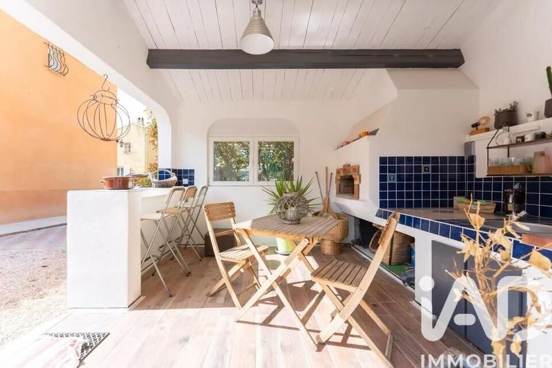 Maison - 224 m² - 9 pièces