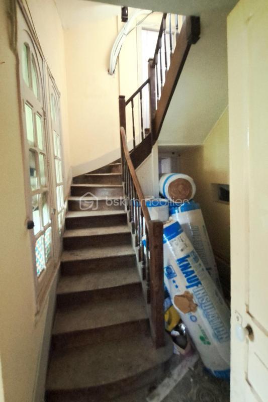 Maison - 310 m² - 11 pièces