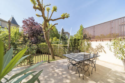 Maison - 257 m² - 10 pièces
