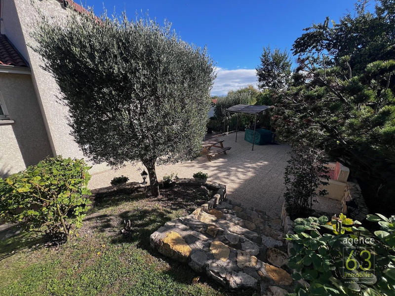 Maison - 159 m² - 6 pièces