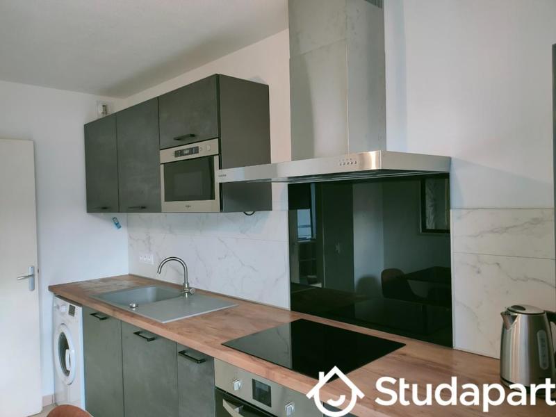 Chambre - 13 m² - 1 pièce