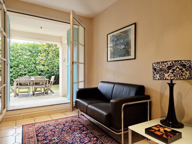 Maison - 233 m² - 10 pièces