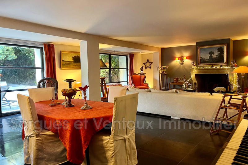 Maison - 270 m² - 8 pièces