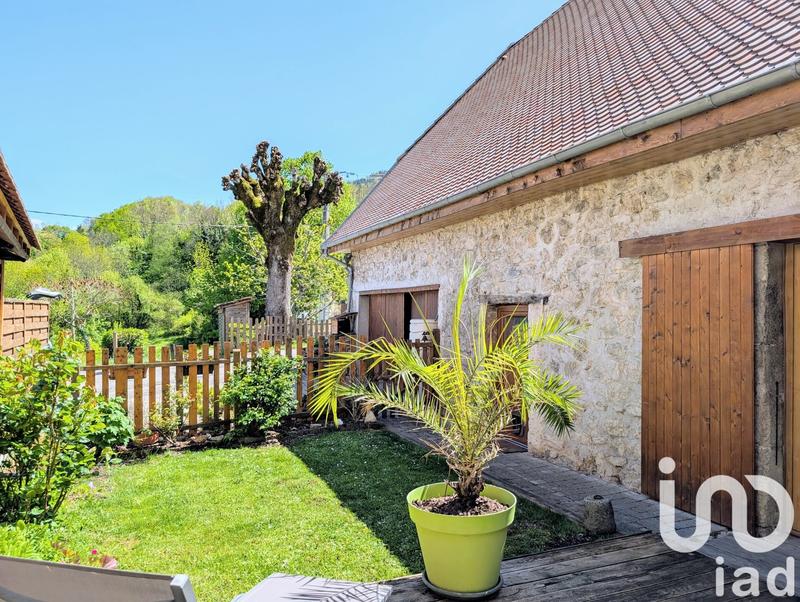 Maison - 201 m² - 7 pièces