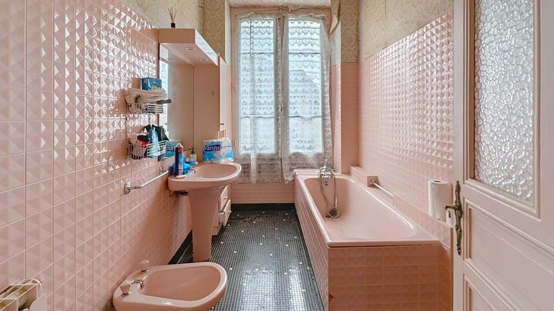 Maison - 220 m² - 10 pièces