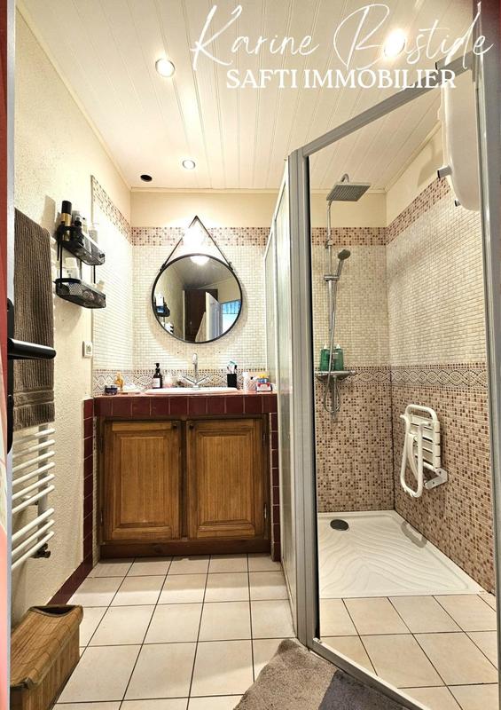 Maison - 175 m² - 9 pièces