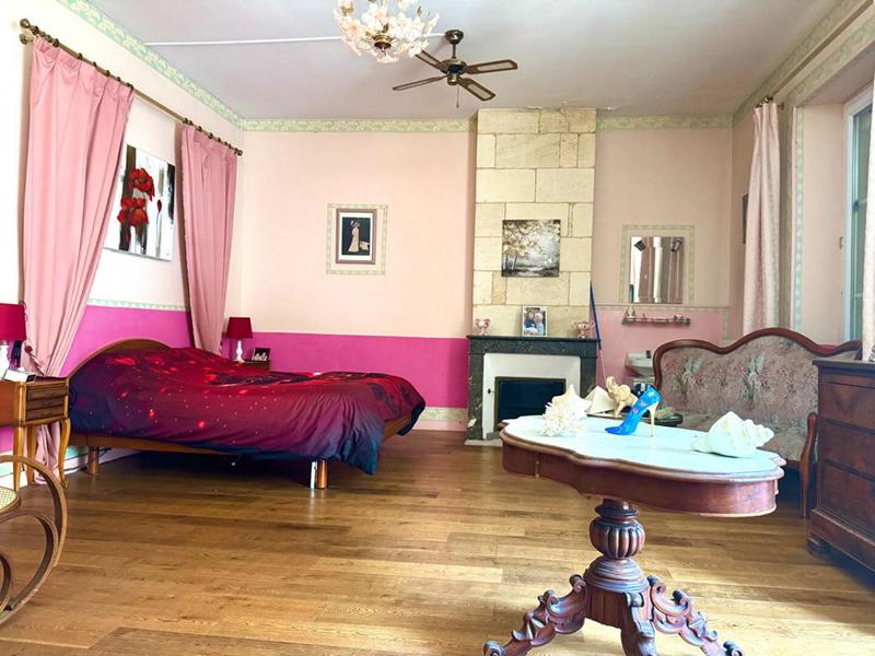 Propriété - 320 m² - 10 pièces