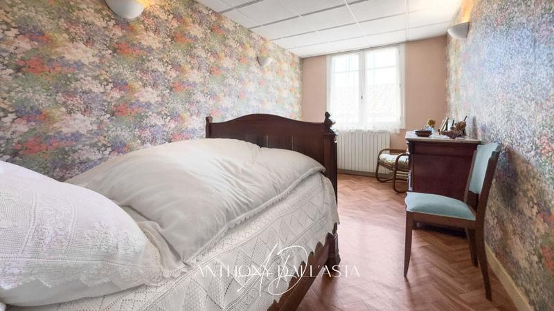 Maison - 207 m² - 6 pièces