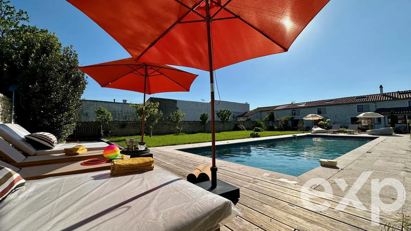 Maison - 207 m² - 9 pièces