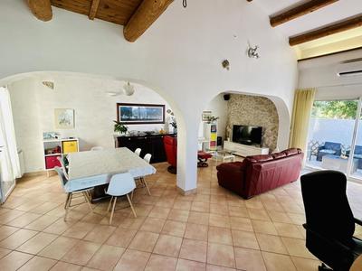 Propriété - 137 m² - 5 pièces