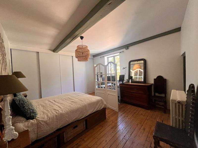 Maison - 280 m² - 8 pièces