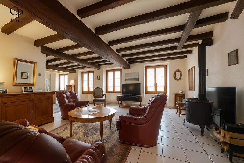Maison traditionnelle - 170 m² - 6 pièces