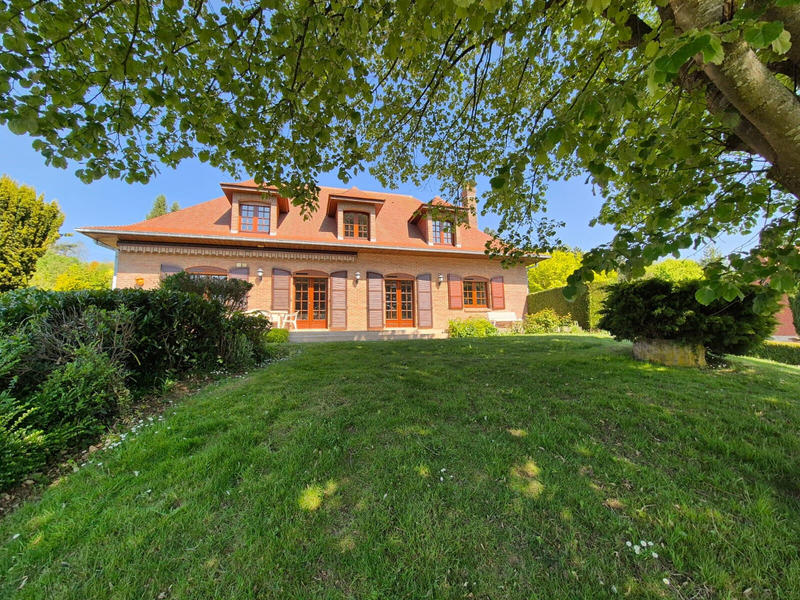 Maison - 222 m² - 7 pièces