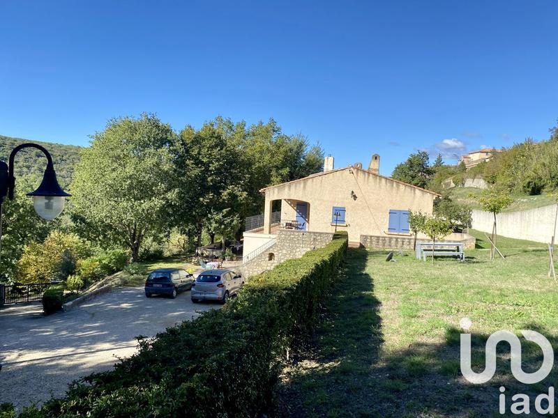 Maison - 204 m² - 8 pièces