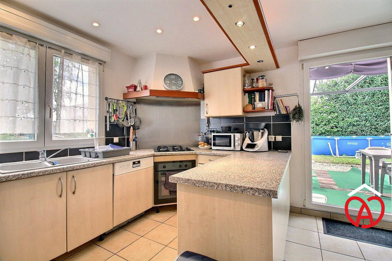 Local commercial - 300 m² - 7 pièces