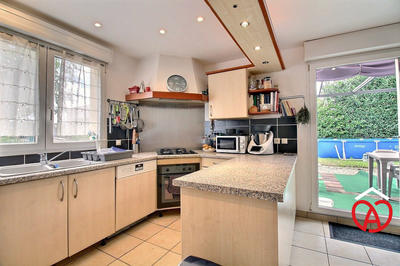 Local commercial - 300 m² - 7 pièces