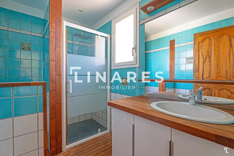 Maison - 225 m² - 6 pièces