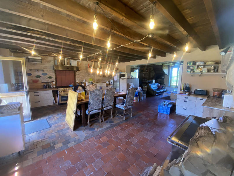 Maison - 260 m² - 8 pièces