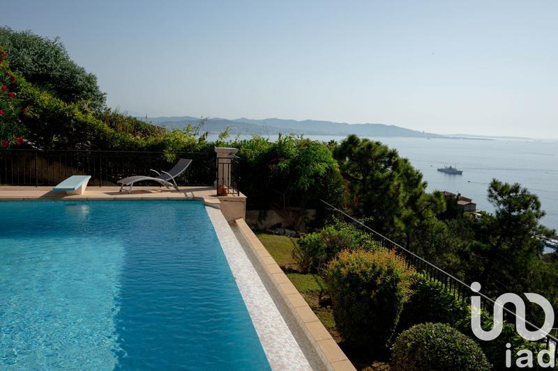 Maison - 250 m² - 7 pièces