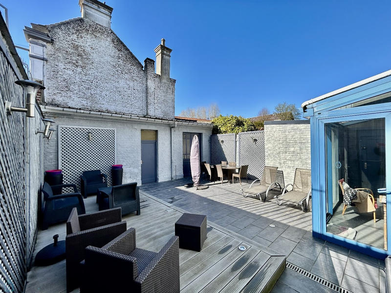 Maison - 235 m² - 12 pièces