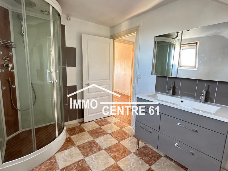 Maison - 165 m² - 6 pièces