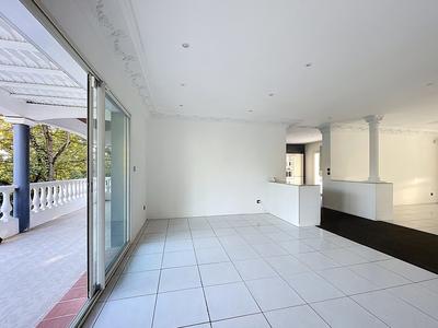 Maison - 200 m² - 6 pièces