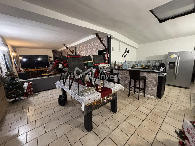 Maison - 417 m² - 20 pièces