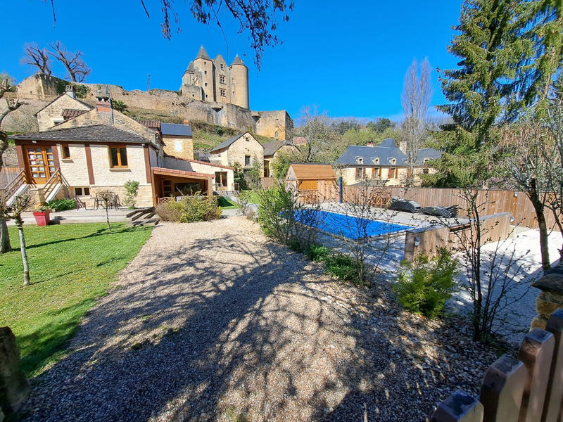 Maison - 170 m² - 12 pièces