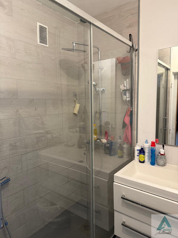 Appartement - 79 m² - 4 pièces