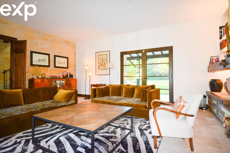 Maison - 300 m² - 9 pièces