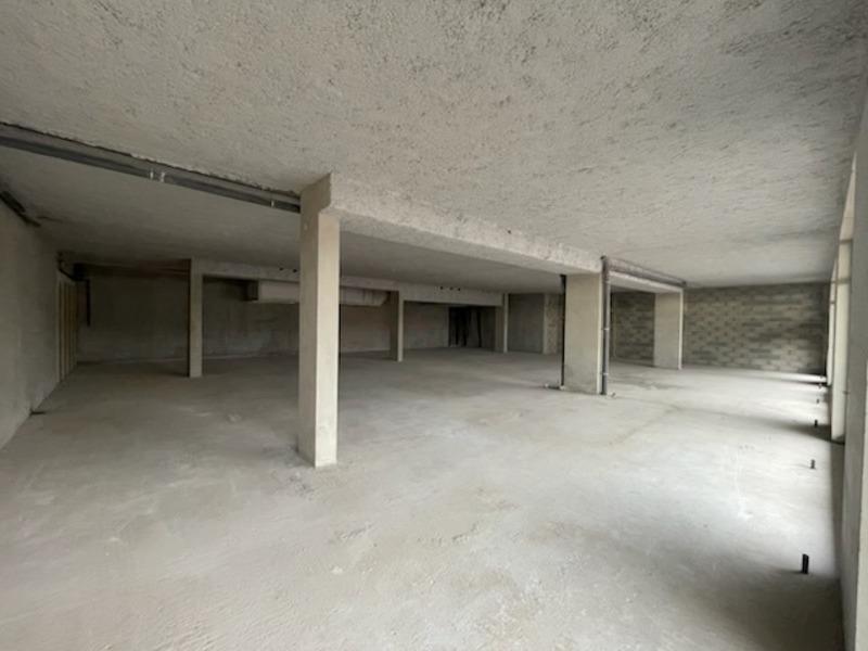 Local commercial - 140 m² - 1 pièce