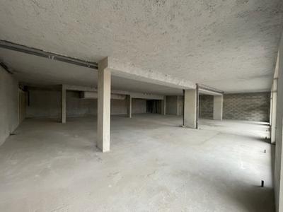 Local commercial - 140 m² - 1 pièce