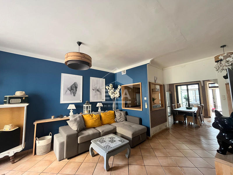 Maison - 245 m² - 11 pièces