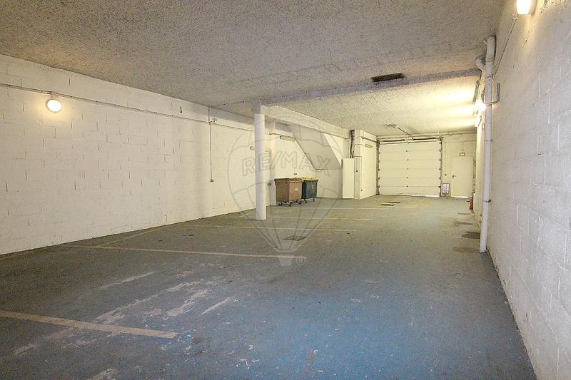 Local commercial - 322 m² - 4 pièces