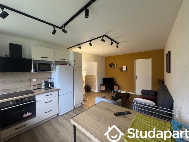 Chambre - 13 m² - 1 pièce