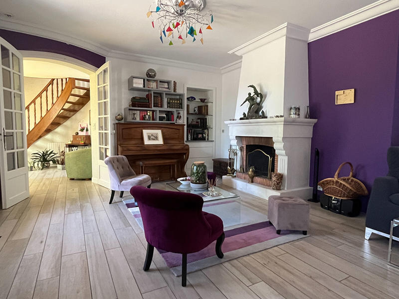 Maison - 210 m² - 7 pièces