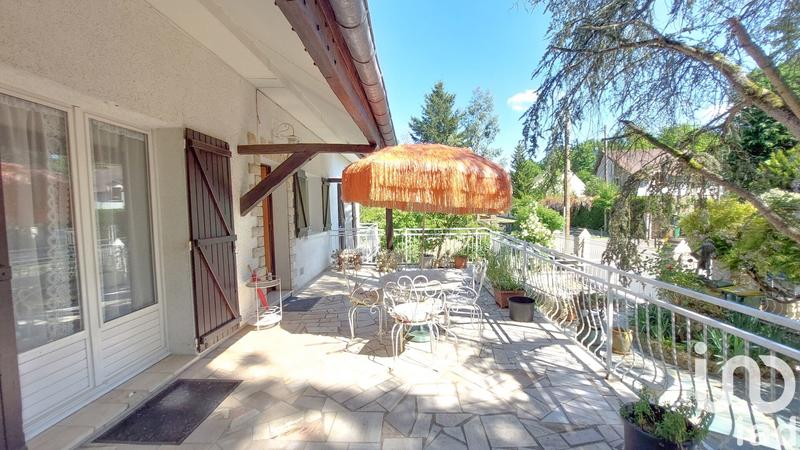 Maison - 215 m² - 8 pièces