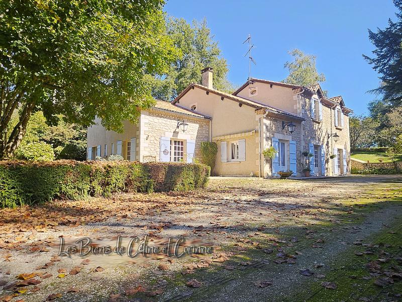 Maison en pierre - 250 m² - 9 pièces