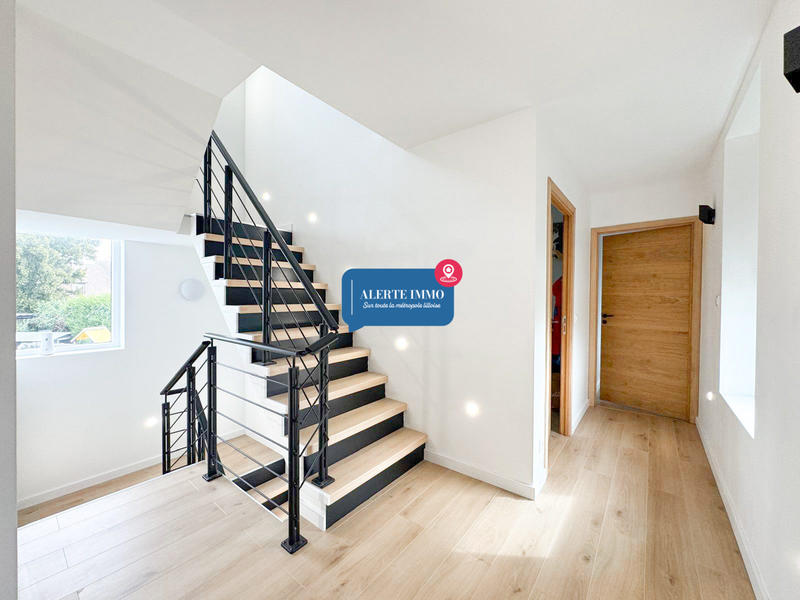 Maison - 316 m² - 10 pièces