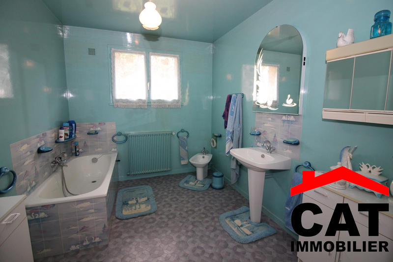 Maison traditionnelle - 210 m² - 6 pièces