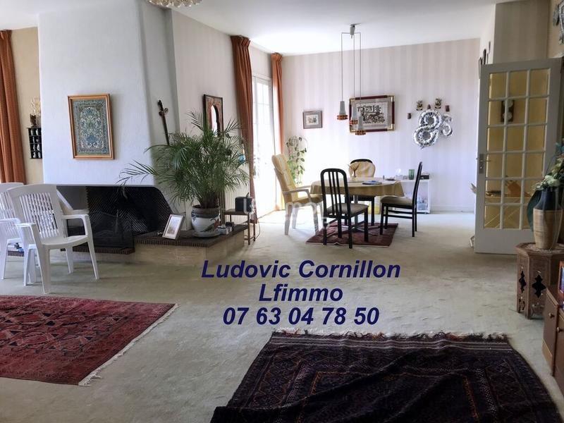 Maison - 207 m² - 11 pièces