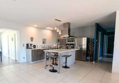 Maison - 135 m² - 7 pièces