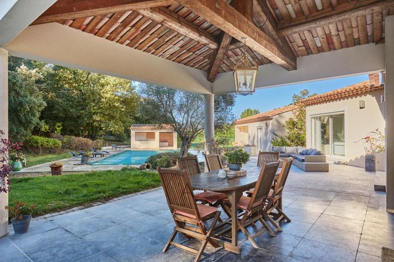 Maison - 220 m² - 6 pièces