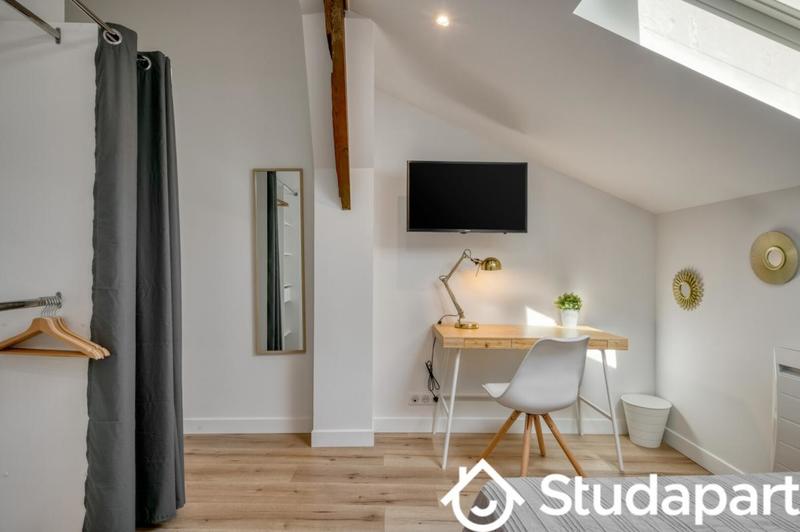 Chambre - 10 m² - 1 pièce