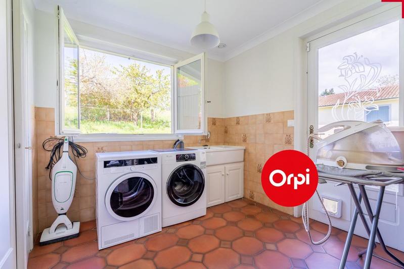 Maison - 256 m² - 6 pièces