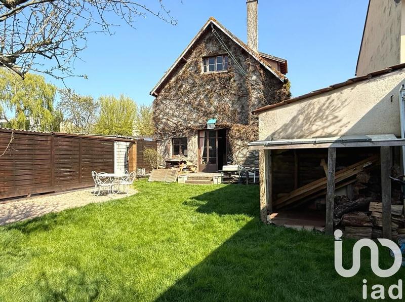 Maison - 180 m² - 8 pièces