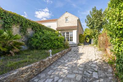 Maison - 80 m² - 6 pièces