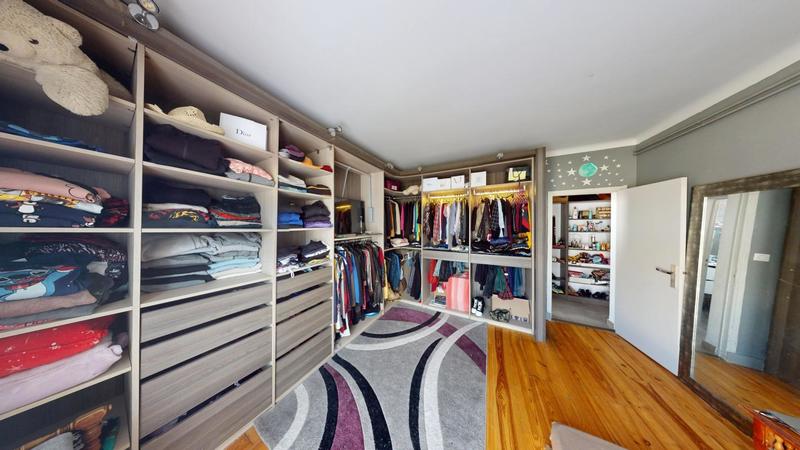 Maison - 273 m² - 7 pièces